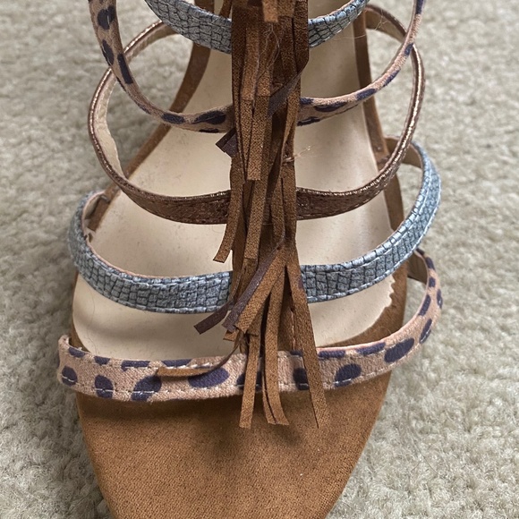 🆕️ Strappy Faux Suede Heels, Size 8.5 - Picture 4 of 10